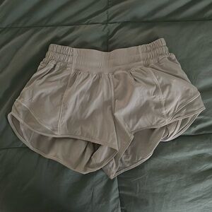 Brand New conditon white lululemon hotty hots